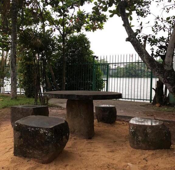 فندق Amani Lake Resort