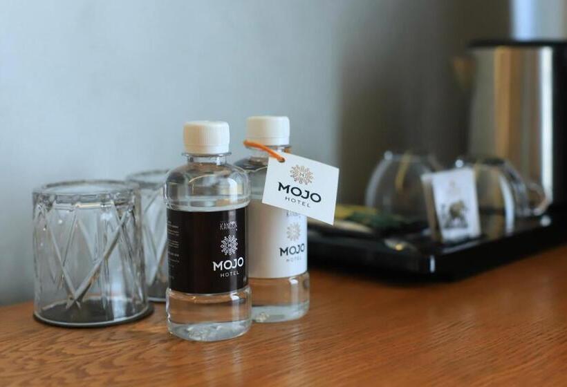 בית מלון כפרי Mojo Hall