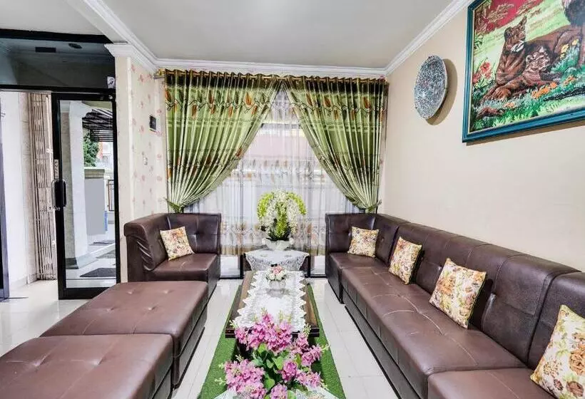 Hotelli Oyo 91994 Sawerigading Jatinangor Syariah