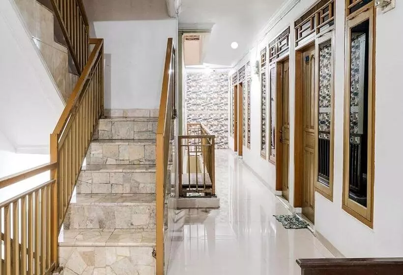 Hotelli Oyo 91994 Sawerigading Jatinangor Syariah