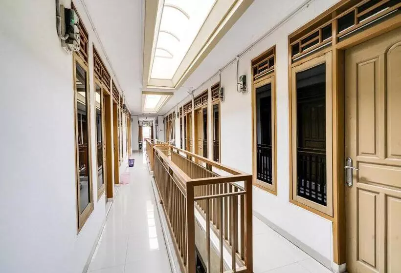 Hotelli Oyo 91994 Sawerigading Jatinangor Syariah