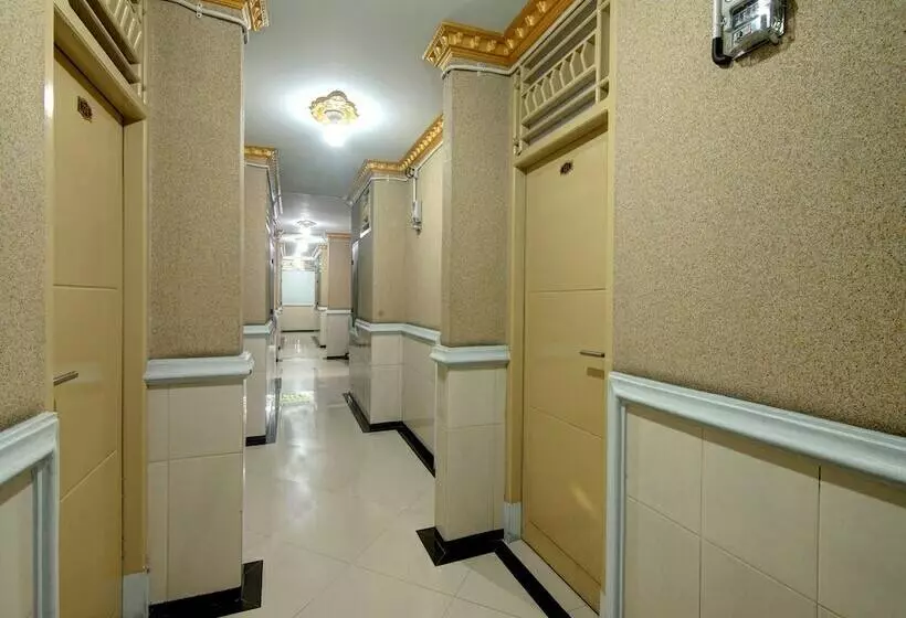 ホテル O Fitriaendika Residence Near Pasar Raya Padang