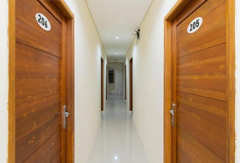 בית מלון כפרי Reddoorz @ Kemanggisan Raya