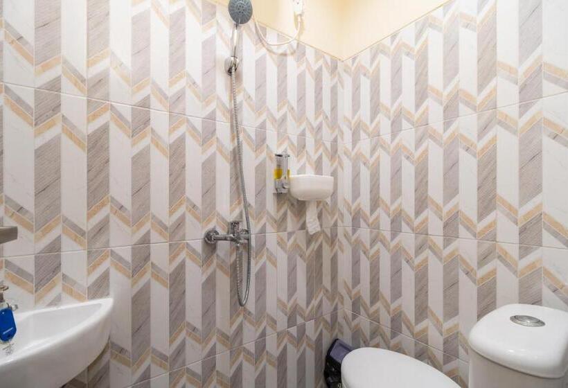 בית מלון כפרי Reddoorz @ Kemanggisan Raya