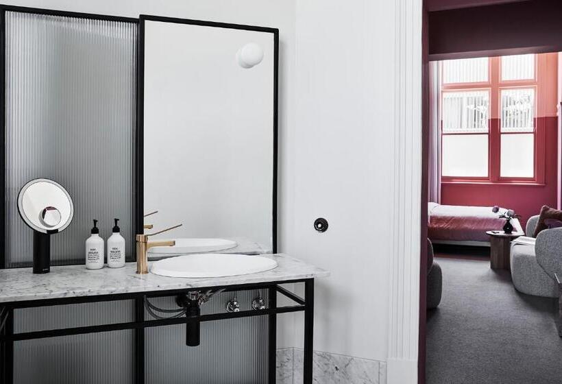 ホテル Vera Ballarat