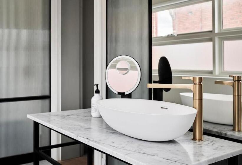 ホテル Vera Ballarat