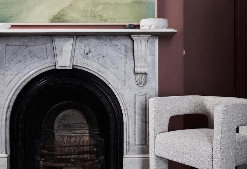 ホテル Vera Ballarat