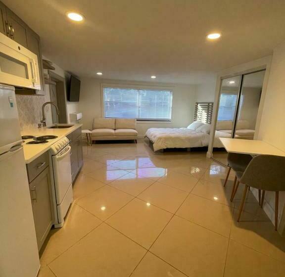 ペンション Chic Suite By The Beach