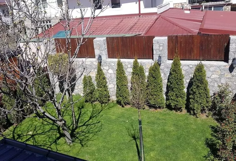پانسیون Luccia Apartments Guesthouse Laguna