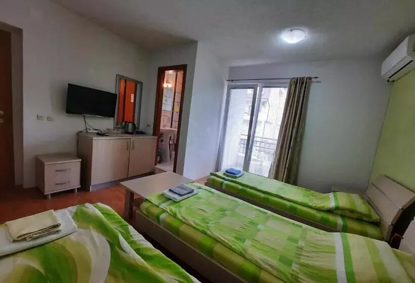 پانسیون Luccia Apartments Guesthouse Laguna
