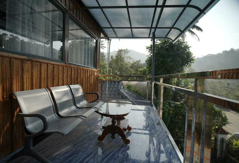 펜션 Navaneetham Homestay