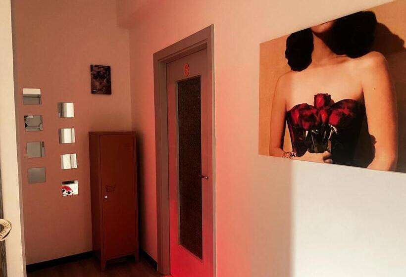 پانسیون Shiva House