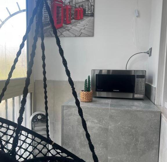 پانسیون Shiva House