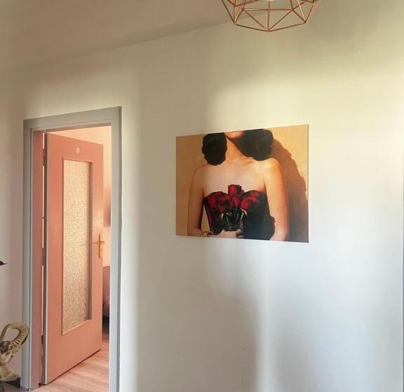 پانسیون Shiva House