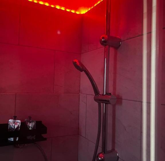 پانسیون Shiva House