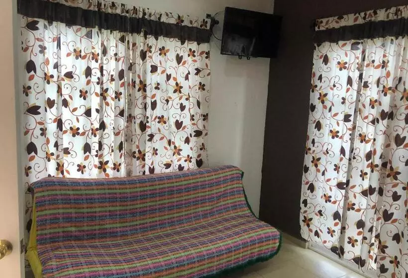 ユースホステル Los Robles