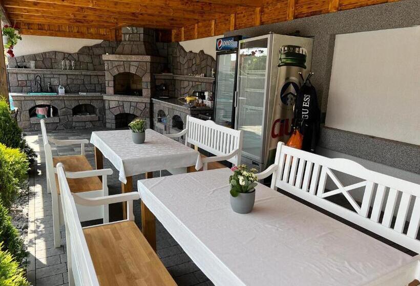 تختخواب و صبحانه Guesthouse Viktoria Pensiune