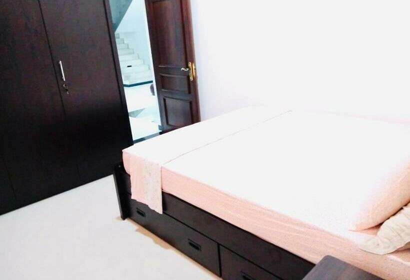 住宿加早餐  The White Villa