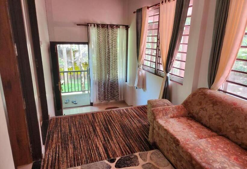 Bed and Breakfast Vanajyotsna Forest Home