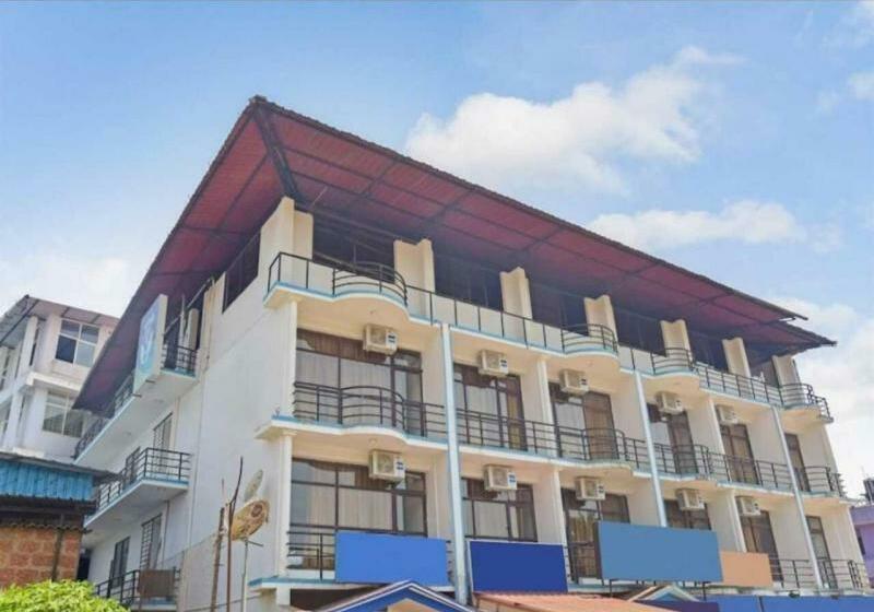 Easternwoods Hotel Raj