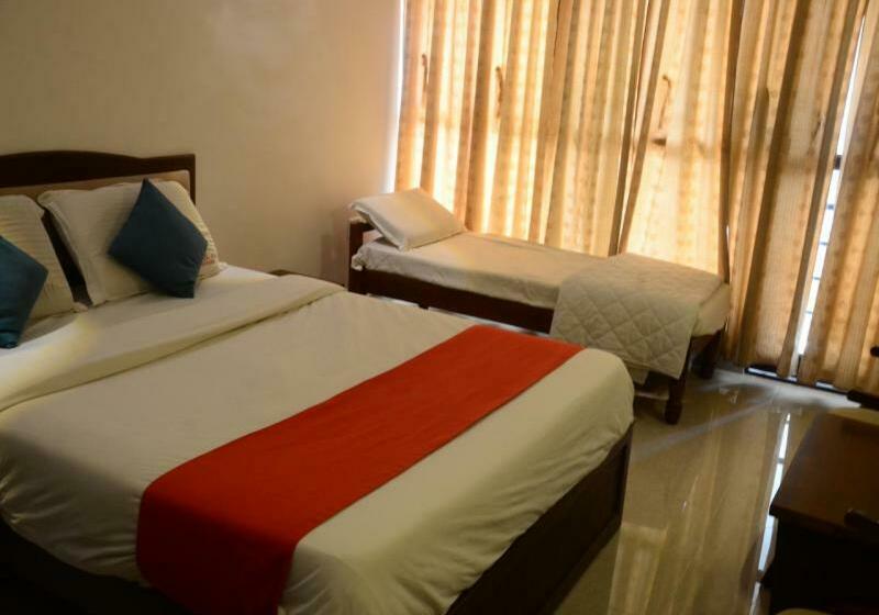 Easternwoods Hotel Raj