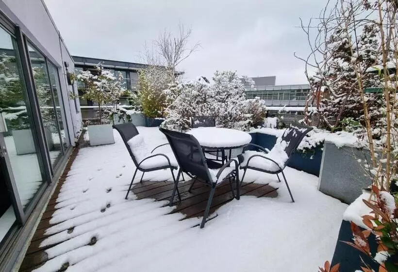 Farringdon Laceby Apartments