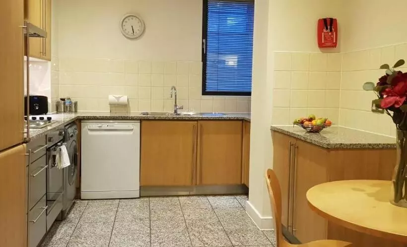 Farringdon Laceby Apartments