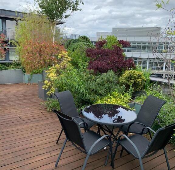 Farringdon Laceby Apartments