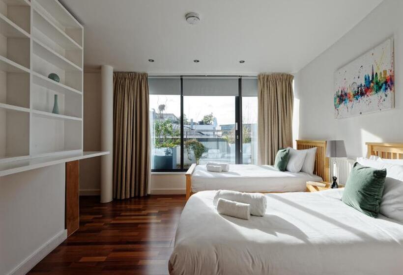 Farringdon Laceby Apartments