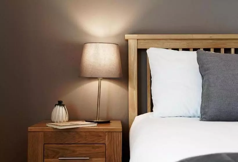Farringdon Laceby Apartments