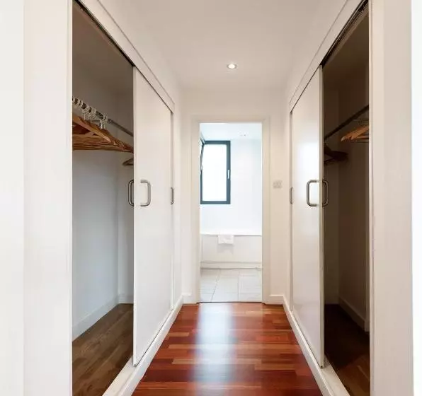 Farringdon Laceby Apartments