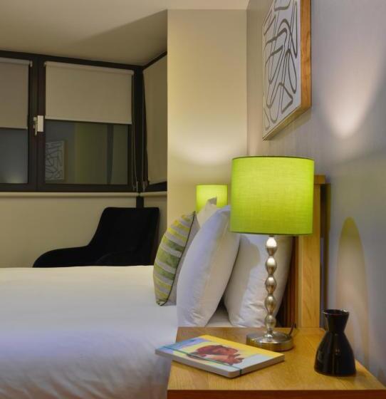 Farringdon Laceby Apartments