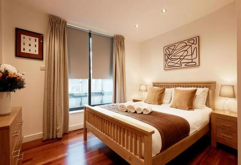 Farringdon Laceby Apartments