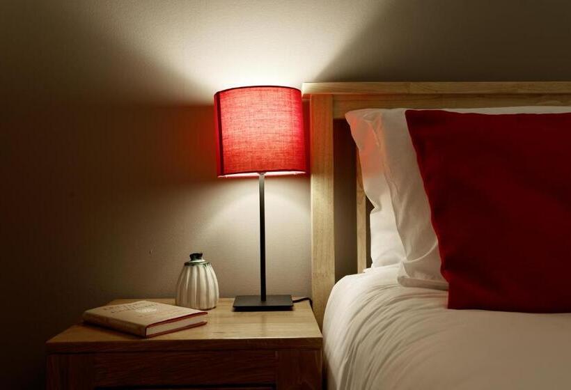 Farringdon Laceby Apartments