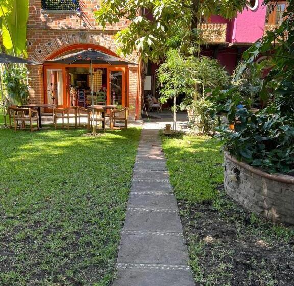 Otel Etnico Local House