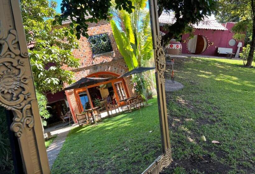 Otel Etnico Local House