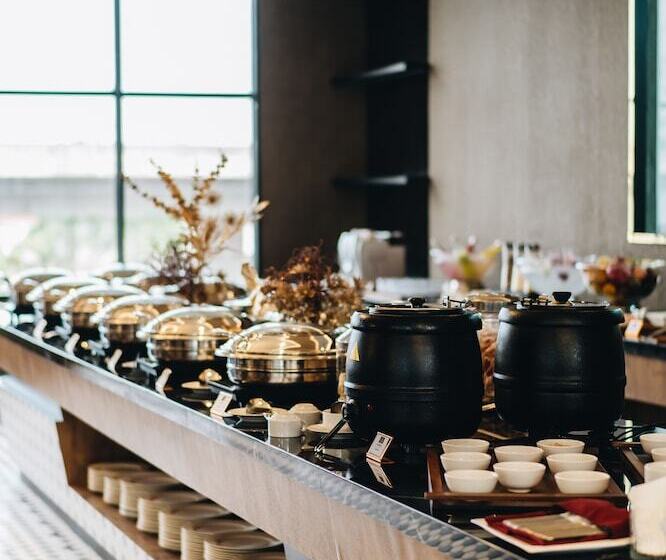 Отель Grand Central Premier