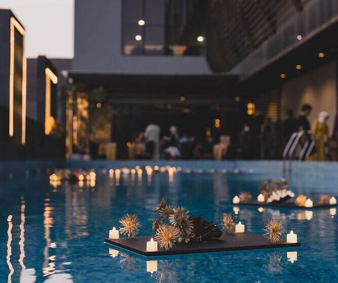 Отель Grand Central Premier