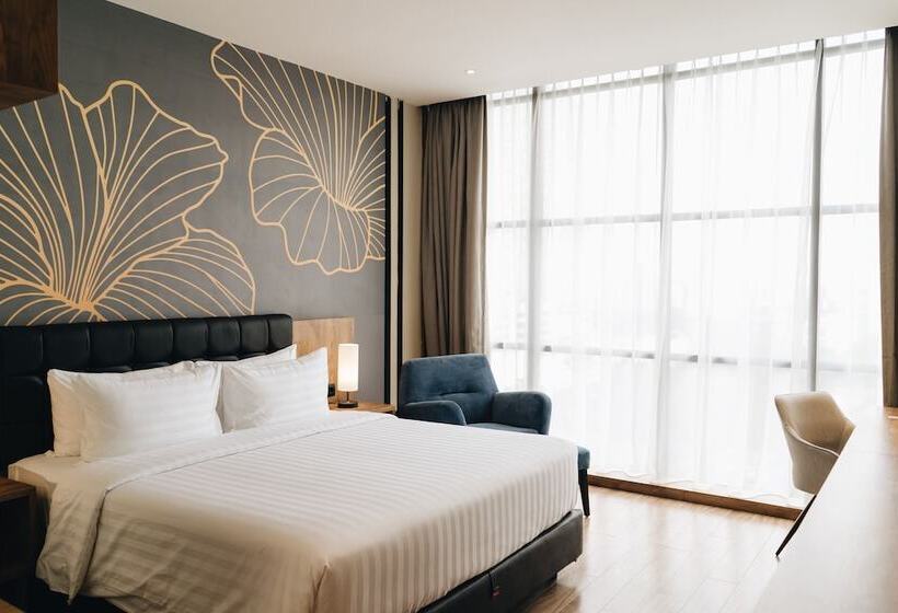 Отель Grand Central Premier