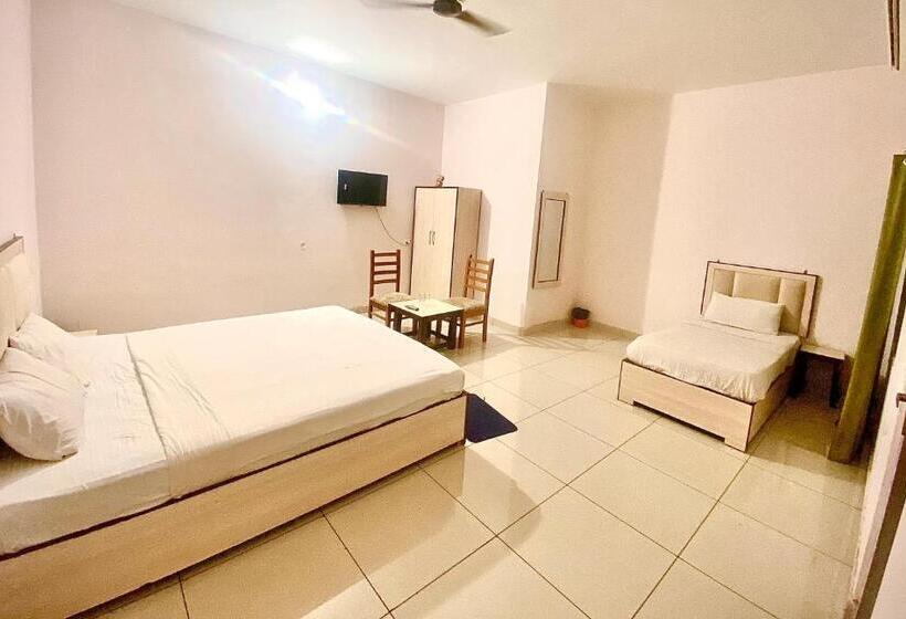 هتل Heartwood City Corbett