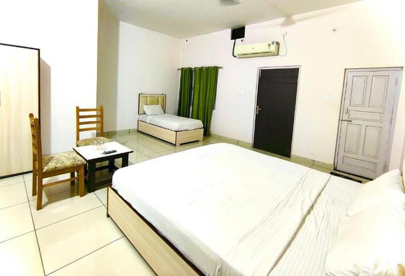 هتل Heartwood City Corbett