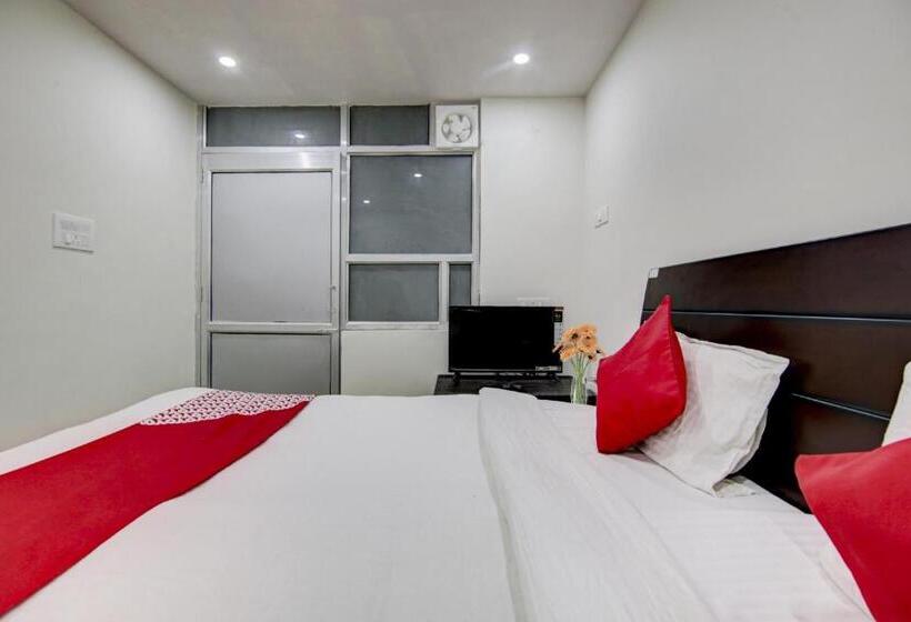 ホテル Parinay Vatika Banquet & Party Lawn