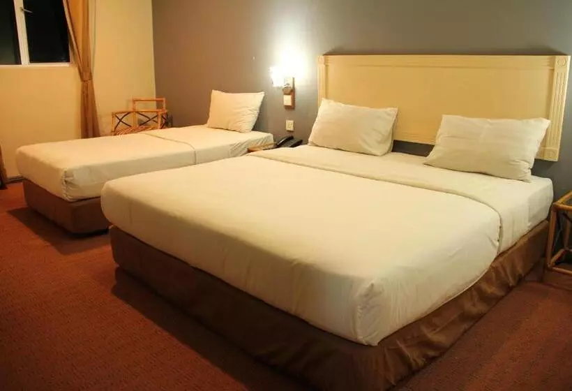 ホテル Sandakan Inn