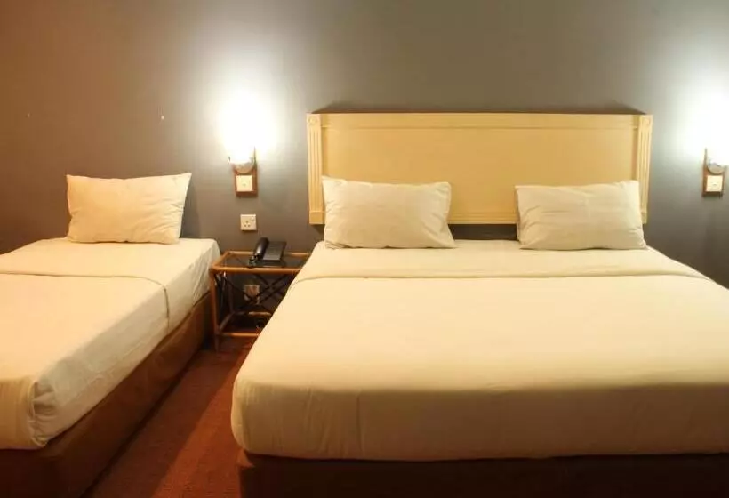 ホテル Sandakan Inn