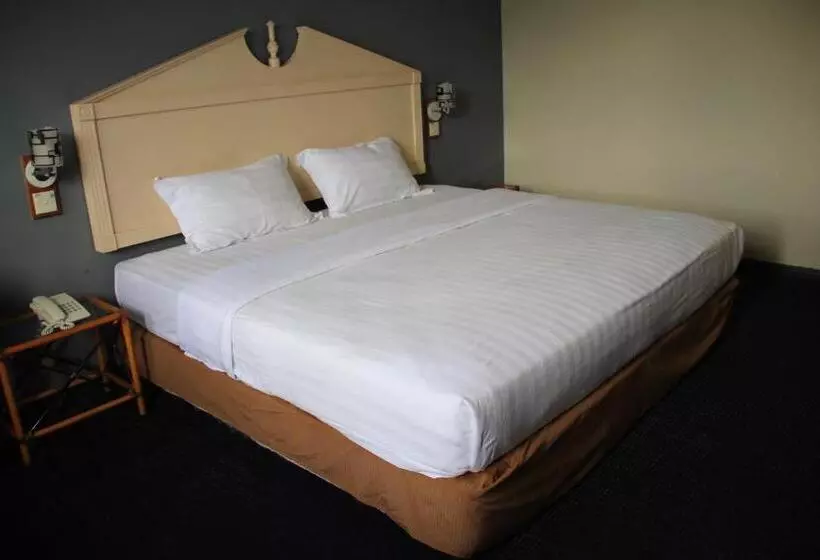 ホテル Sandakan Inn