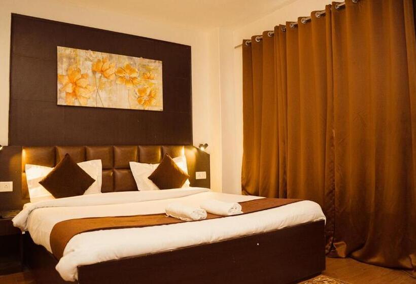 هتل Siddhi Vinayak Regency, Mg Marg