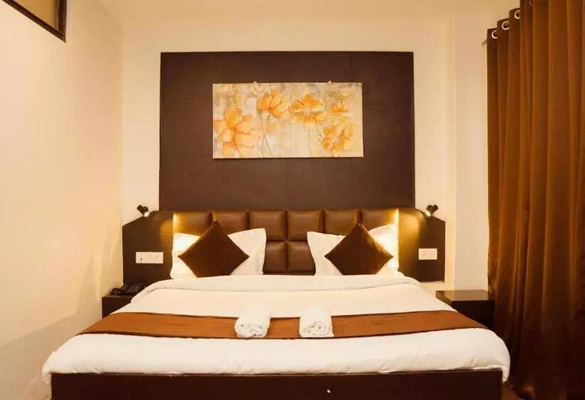 Hotelli Siddhi Vinayak Regency, Mg Marg