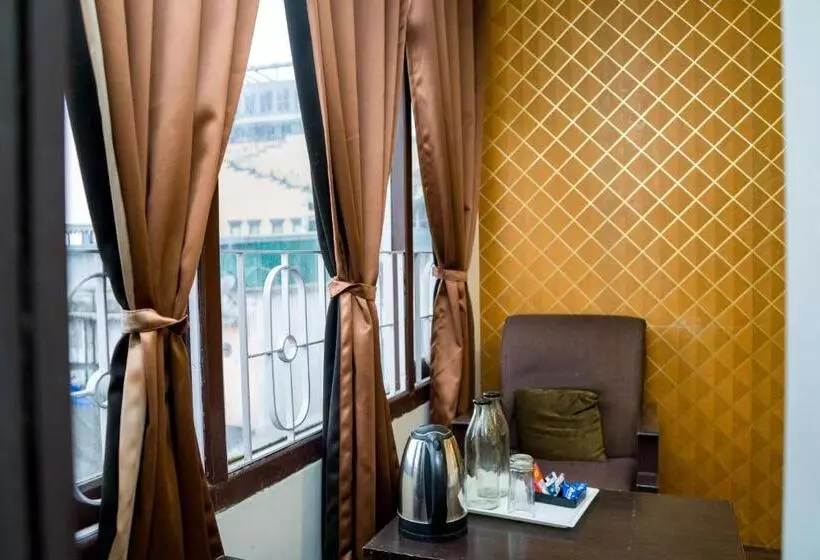 Hotelli Siddhi Vinayak Regency, Mg Marg
