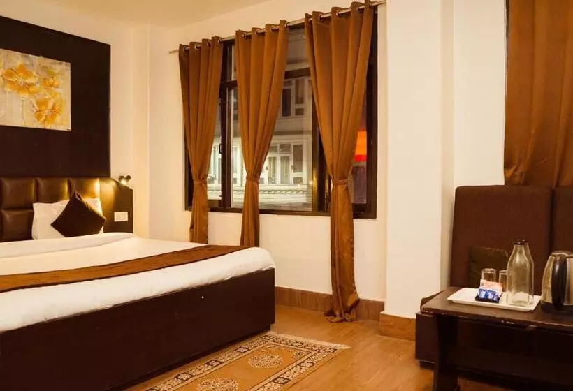 Hotelli Siddhi Vinayak Regency, Mg Marg