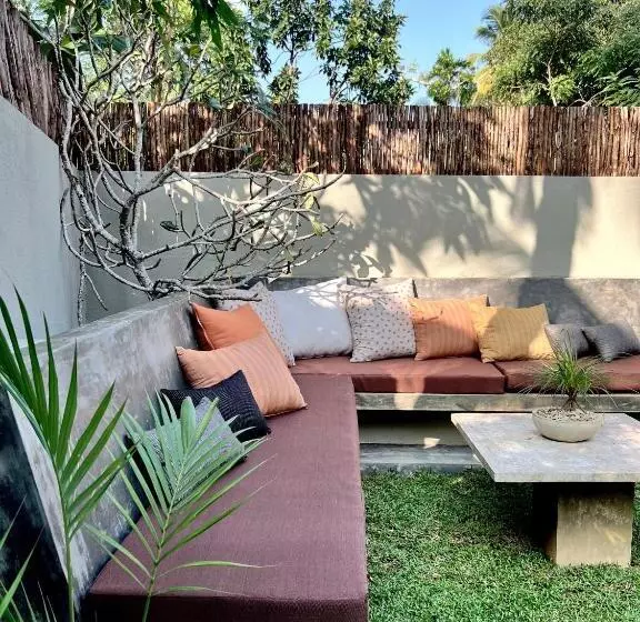 Hotelli The Yard Hiriketiya